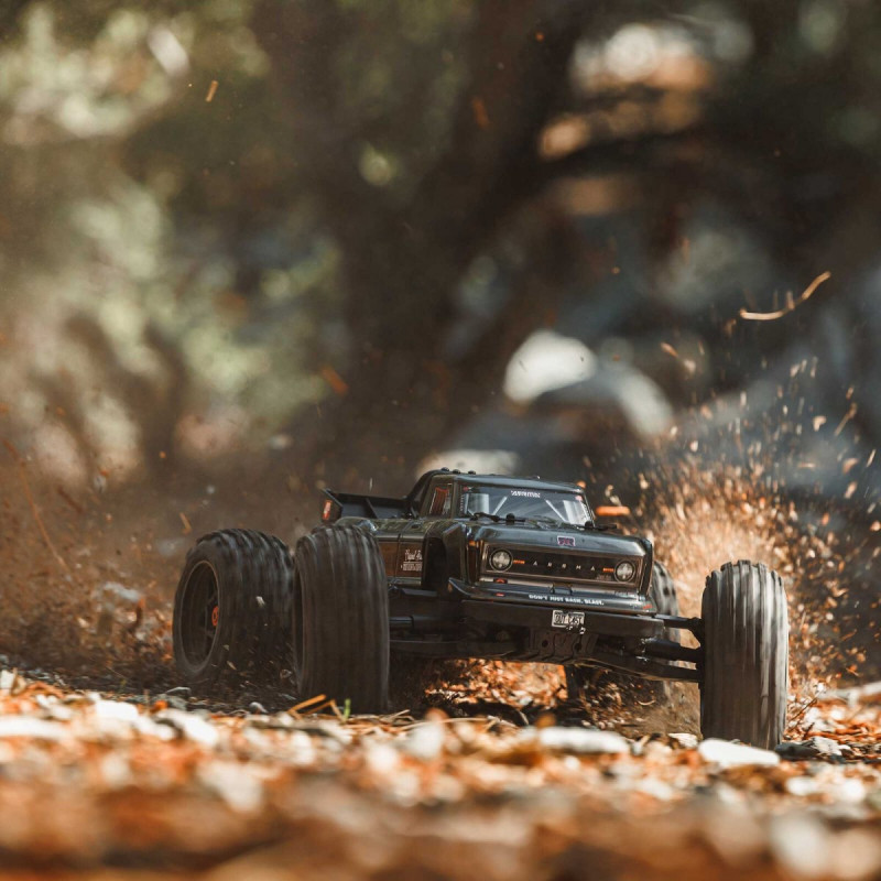 Радиоуправляемый монстр ARRMA 1/10 OUTCAST 4S 4X4 RTR BRUSHLESS STUNT TRUCK, GUN METAL ARA4410V2T3