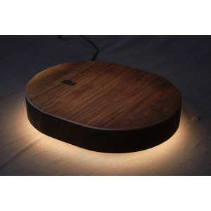 Сенсорный ночник из массива американского ореха с беспроводной зарядкой 15 Вт №101